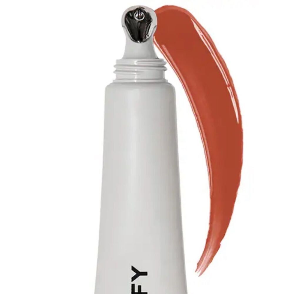 REFY
Lip Gloss with Hyaluronic Acid in Fawn